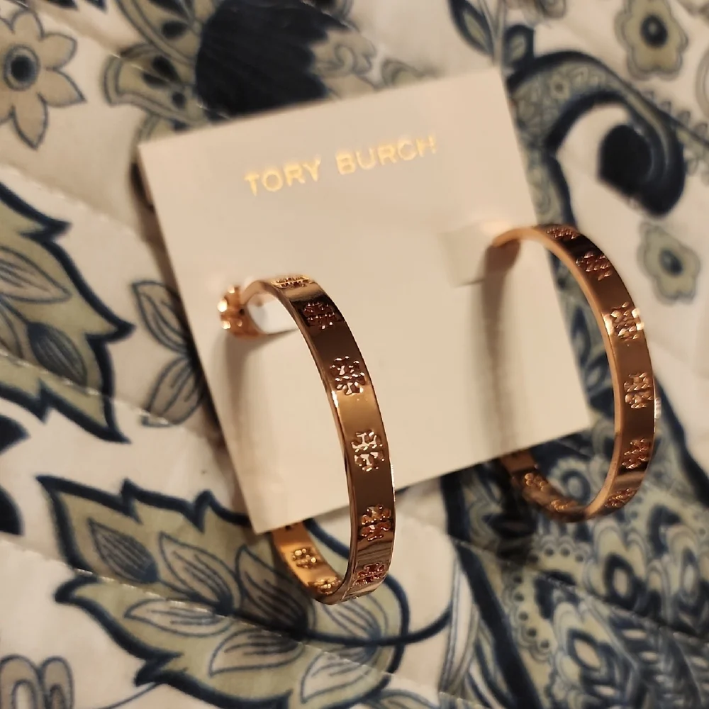 Tory Burch Rose Gold Patterned Hoop Earrings - Picture 1 of 4